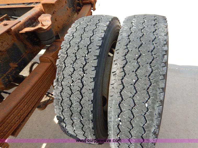 image for item J7759 2003 Chevrolet C4500 truck cab and chassis