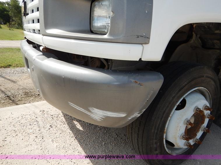 image for item J7759 2003 Chevrolet C4500 truck cab and chassis