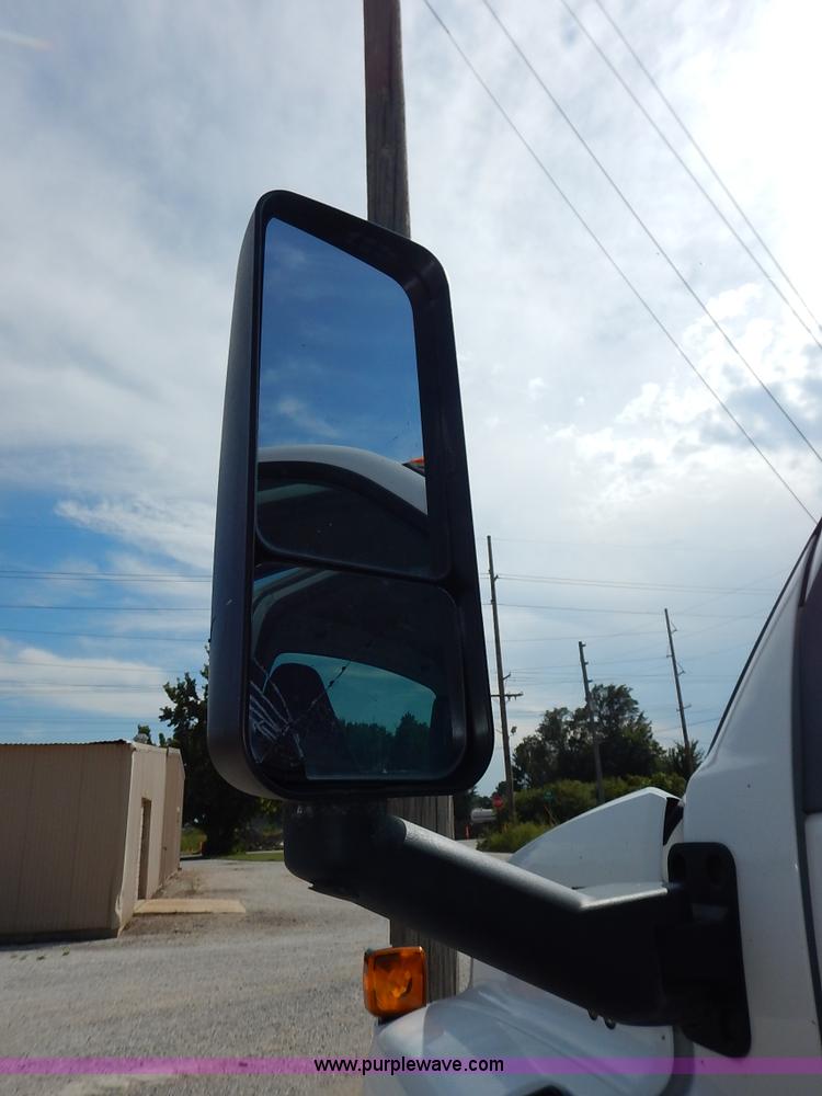 image for item J7759 2003 Chevrolet C4500 truck cab and chassis