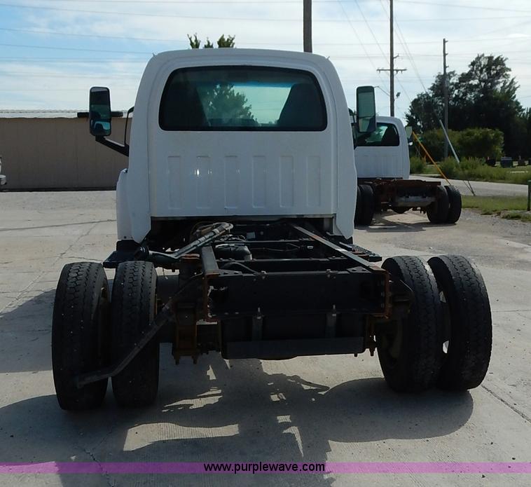 image for item J7760 2008 Chevrolet C4500 truck cab and chassis