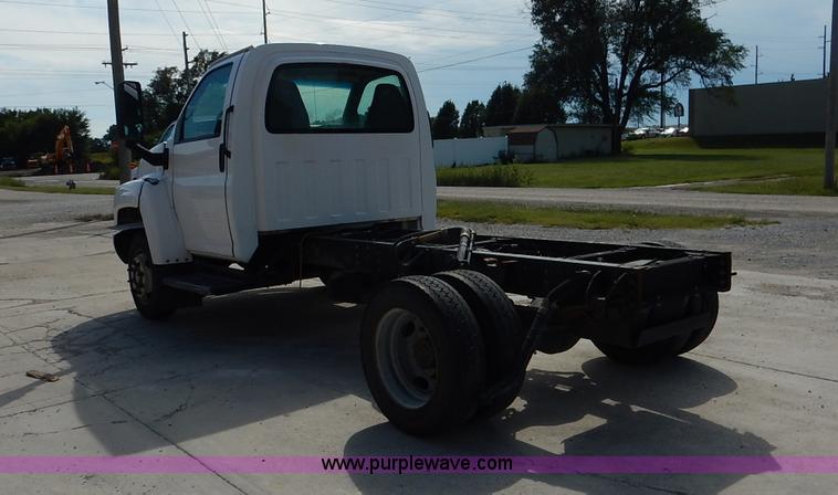 image for item J7760 2008 Chevrolet C4500 truck cab and chassis