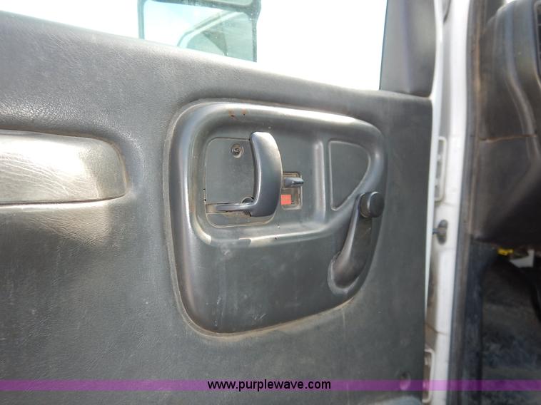 image for item J7760 2008 Chevrolet C4500 truck cab and chassis