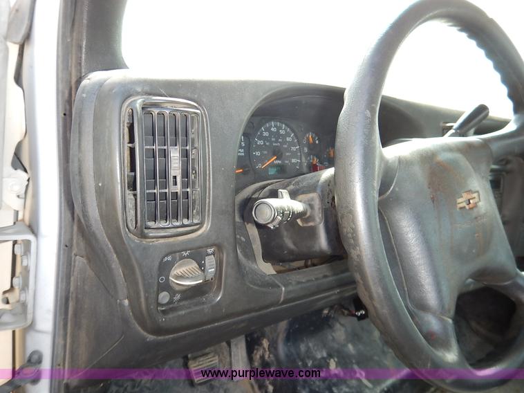 image for item J7760 2008 Chevrolet C4500 truck cab and chassis