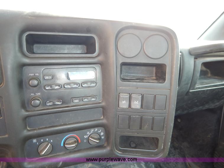 image for item J7760 2008 Chevrolet C4500 truck cab and chassis