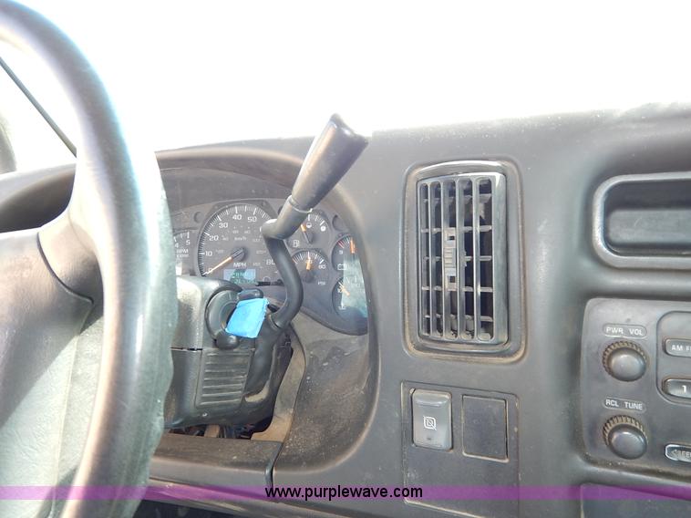 image for item J7760 2008 Chevrolet C4500 truck cab and chassis