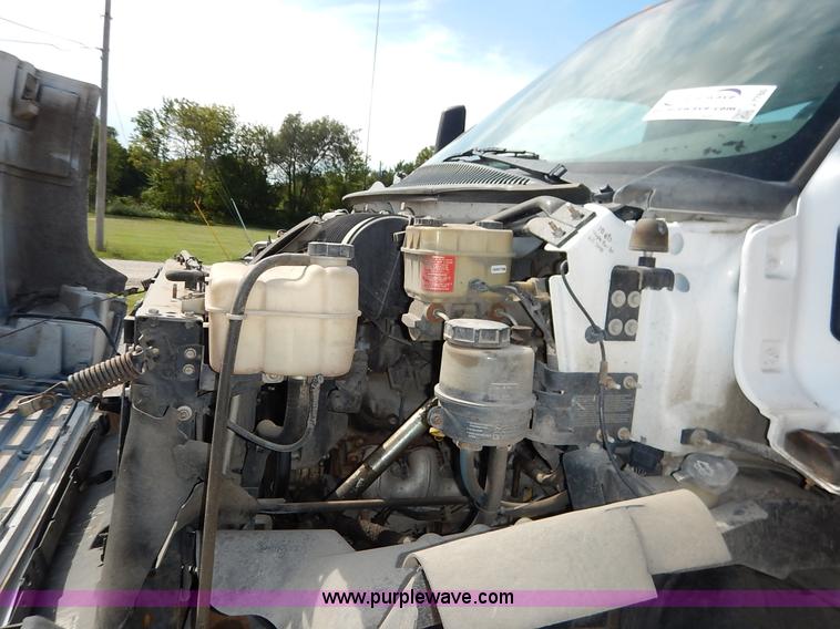 image for item J7760 2008 Chevrolet C4500 truck cab and chassis