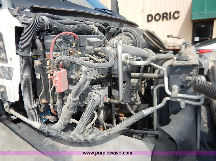 image for item J7760 2008 Chevrolet C4500 truck cab and chassis