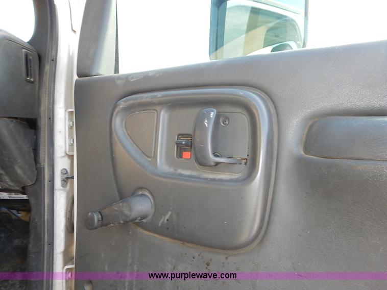image for item J7760 2008 Chevrolet C4500 truck cab and chassis