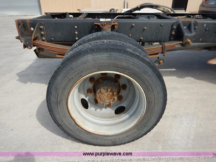 image for item J7760 2008 Chevrolet C4500 truck cab and chassis
