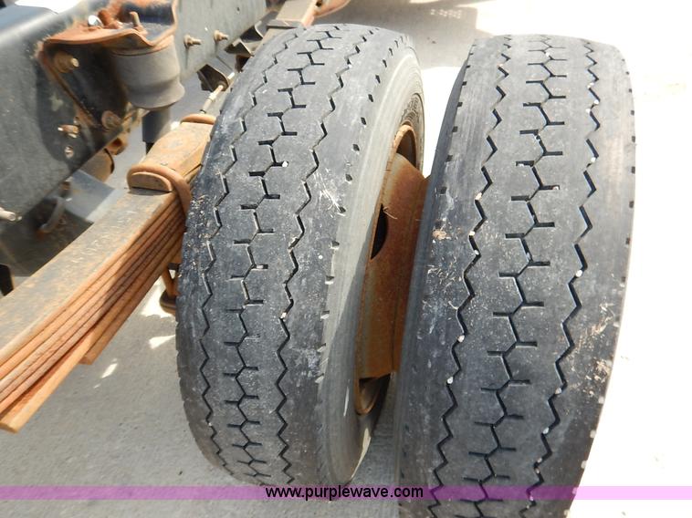 image for item J7760 2008 Chevrolet C4500 truck cab and chassis