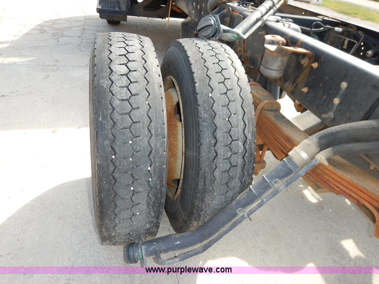 image for item J7760 2008 Chevrolet C4500 truck cab and chassis