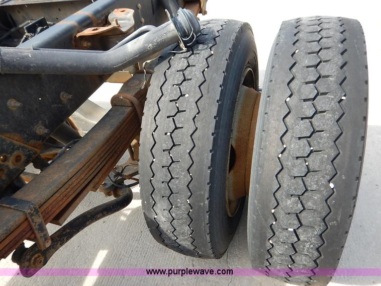 image for item J7760 2008 Chevrolet C4500 truck cab and chassis