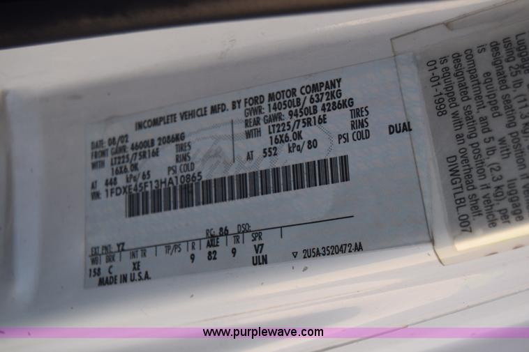 image for item J8114 2003 Ford 801 801 bus