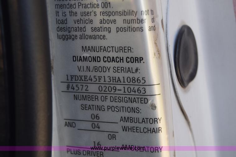 image for item J8114 2003 Ford 801 801 bus