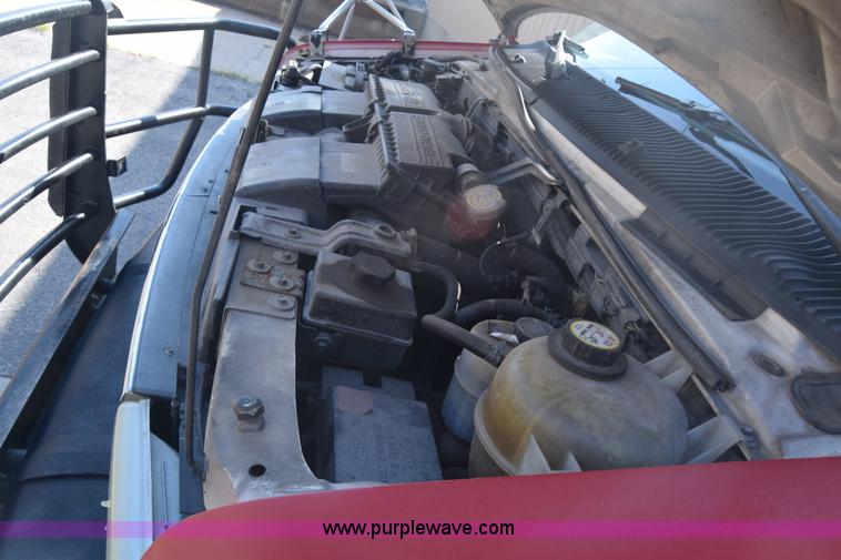 image for item J8114 2003 Ford 801 801 bus