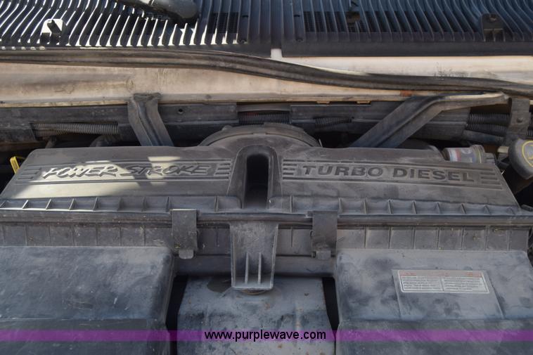 image for item J8114 2003 Ford 801 801 bus