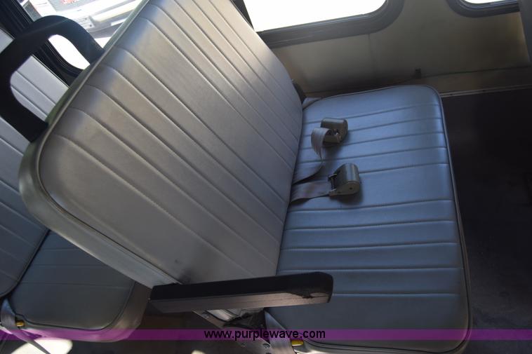 image for item J8114 2003 Ford 801 801 bus