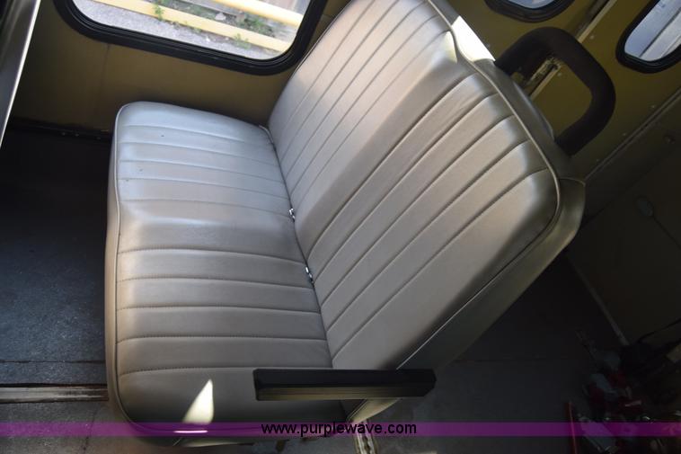 image for item J8114 2003 Ford 801 801 bus