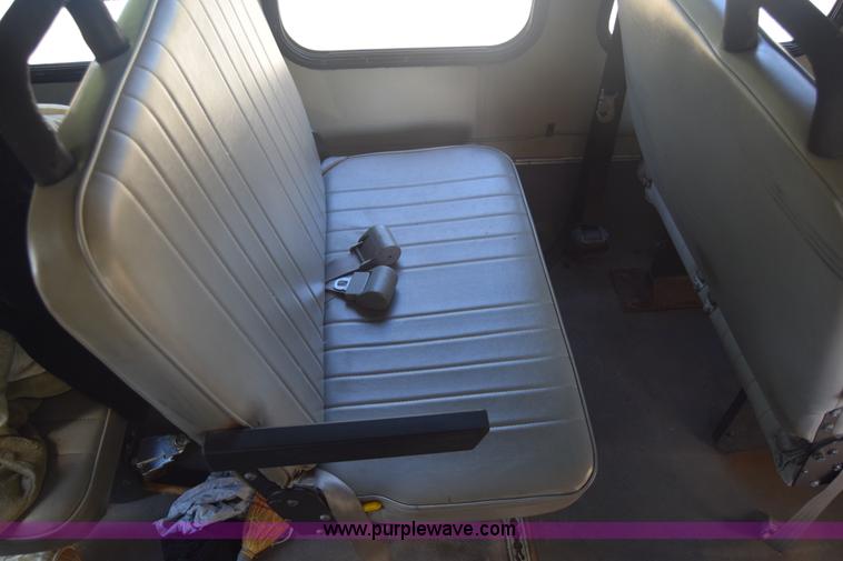 image for item J8114 2003 Ford 801 801 bus