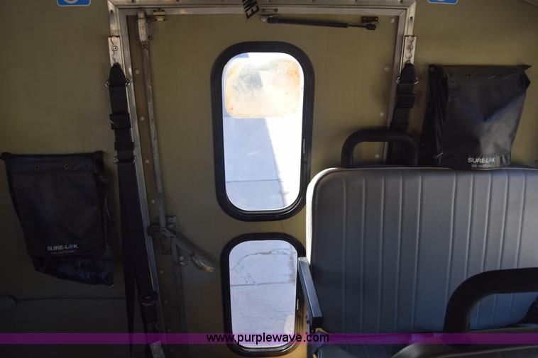 image for item J8114 2003 Ford 801 801 bus