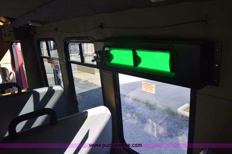 image for item J8114 2003 Ford 801 801 bus