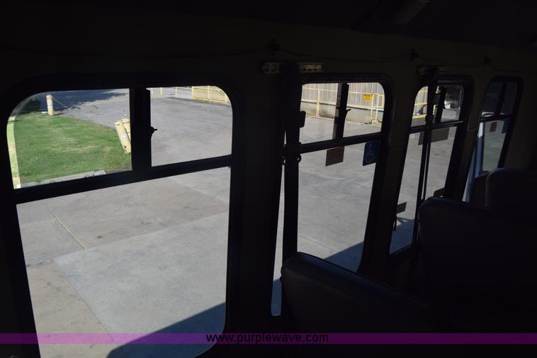 image for item J8114 2003 Ford 801 801 bus