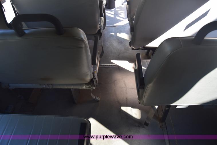 image for item J8114 2003 Ford 801 801 bus