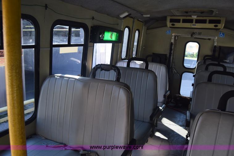 image for item J8114 2003 Ford 801 801 bus