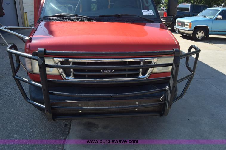 image for item J8114 2003 Ford 801 801 bus