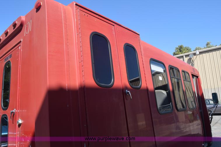 image for item J8114 2003 Ford 801 801 bus