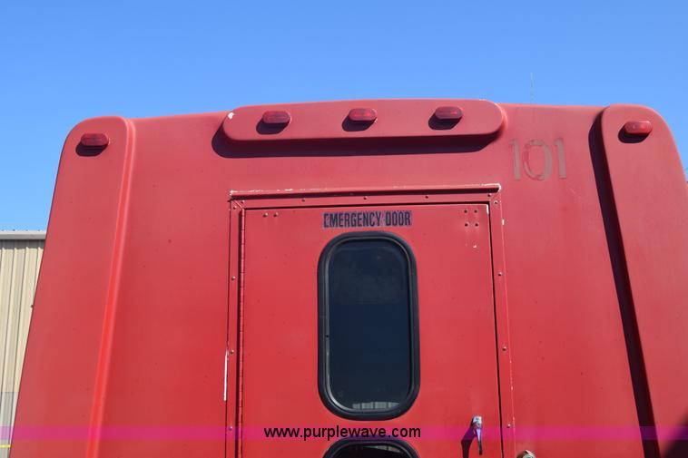 image for item J8114 2003 Ford 801 801 bus