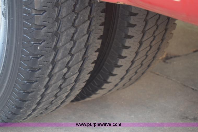 image for item J8114 2003 Ford 801 801 bus