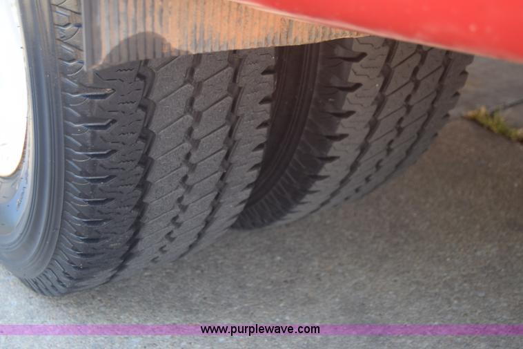 image for item J8114 2003 Ford 801 801 bus