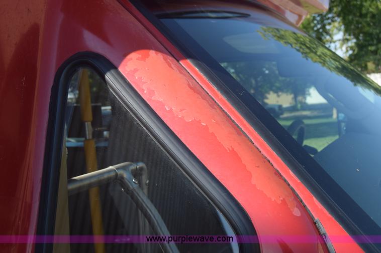 image for item J8114 2003 Ford 801 801 bus