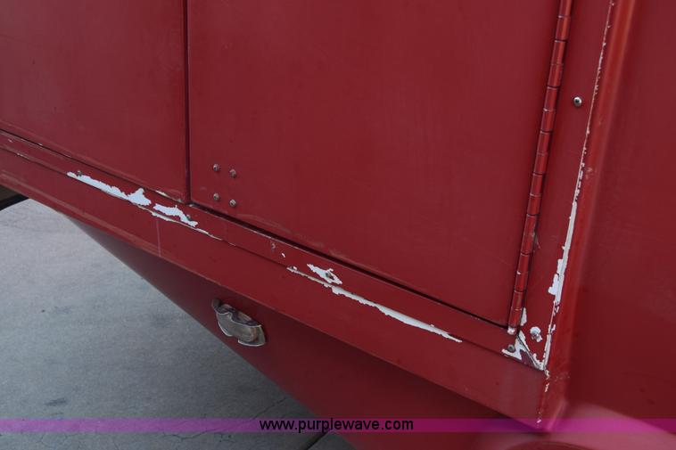 image for item J8114 2003 Ford 801 801 bus