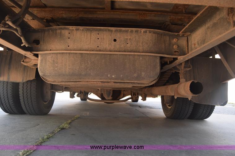 image for item J8114 2003 Ford 801 801 bus