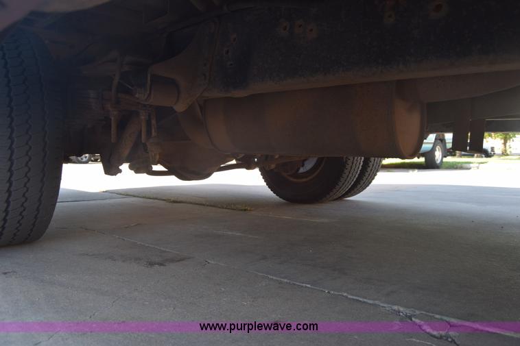 image for item J8114 2003 Ford 801 801 bus