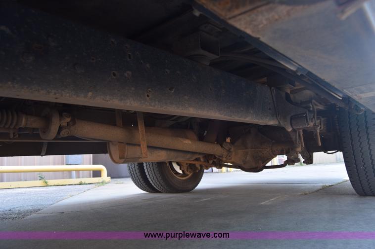 image for item J8114 2003 Ford 801 801 bus