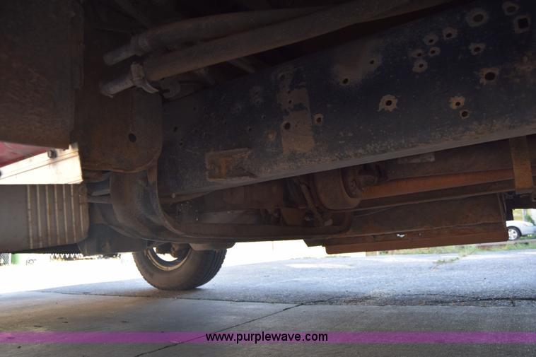 image for item J8114 2003 Ford 801 801 bus