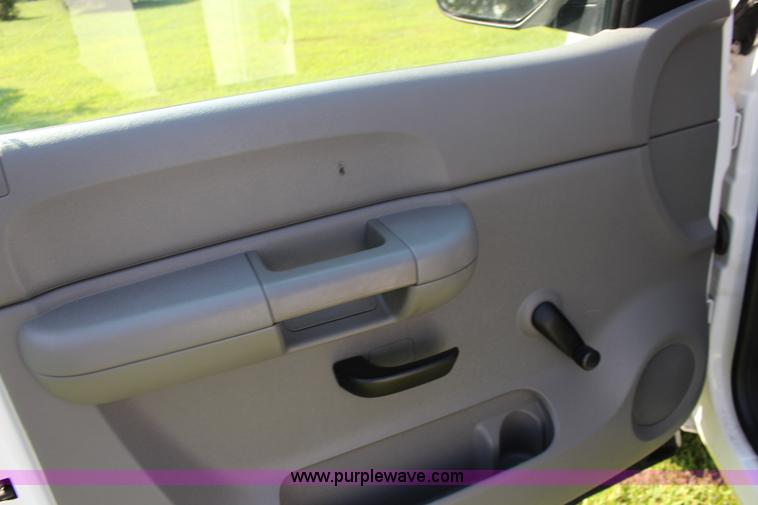 image for item K1147 2009 GMC Sierra 1500 pickup truck