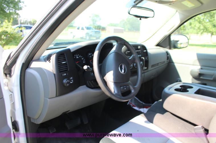 image for item K1147 2009 GMC Sierra 1500 pickup truck