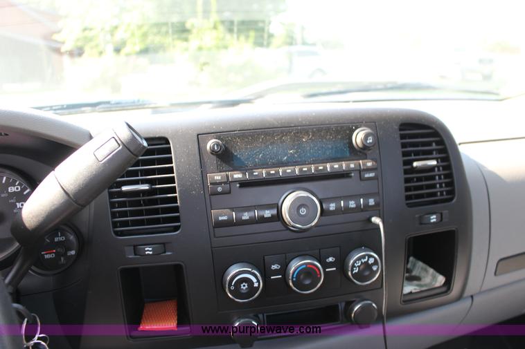 image for item K1147 2009 GMC Sierra 1500 pickup truck