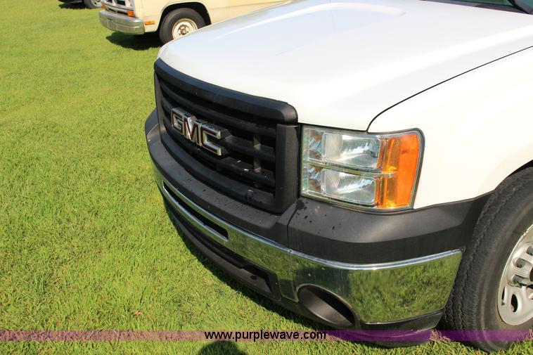 image for item K1147 2009 GMC Sierra 1500 pickup truck
