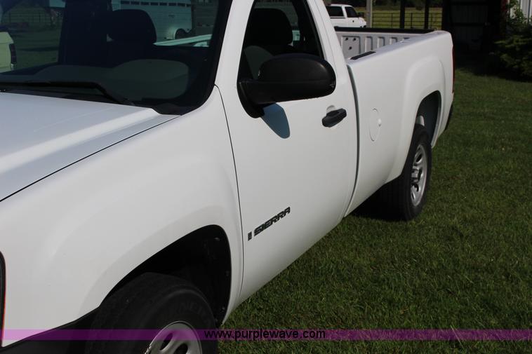 image for item K1147 2009 GMC Sierra 1500 pickup truck