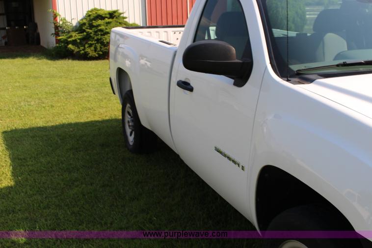 image for item K1147 2009 GMC Sierra 1500 pickup truck