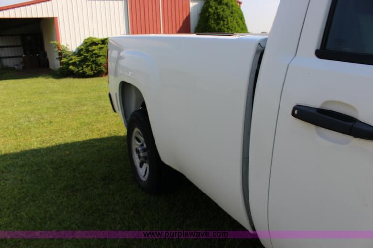 image for item K1147 2009 GMC Sierra 1500 pickup truck