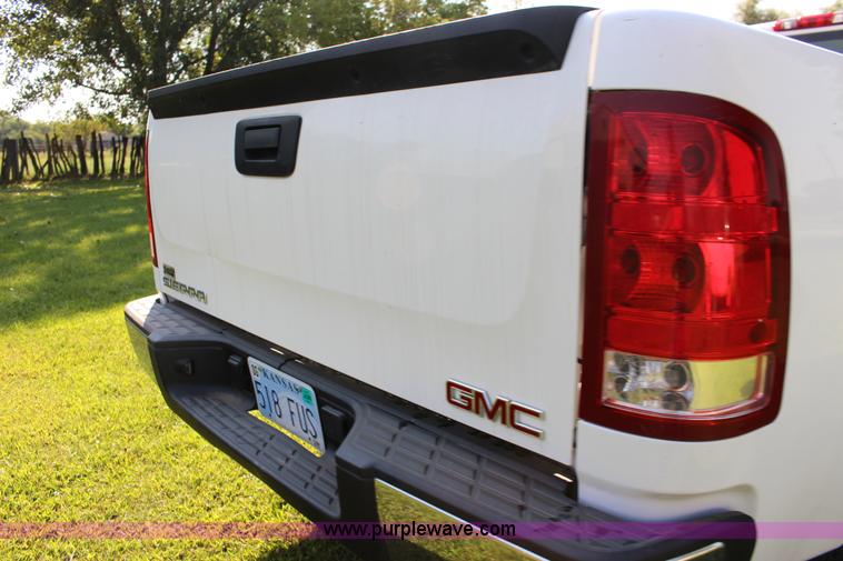 image for item K1147 2009 GMC Sierra 1500 pickup truck