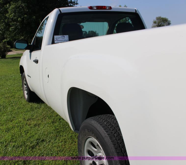 image for item K1147 2009 GMC Sierra 1500 pickup truck