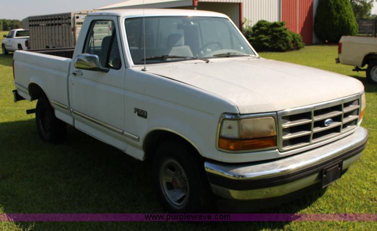 image for item K1149 1994 Ford F150 XLT pickup truck