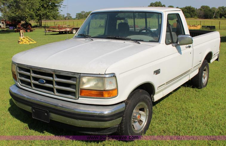 image for item K1149 1994 Ford F150 XLT pickup truck